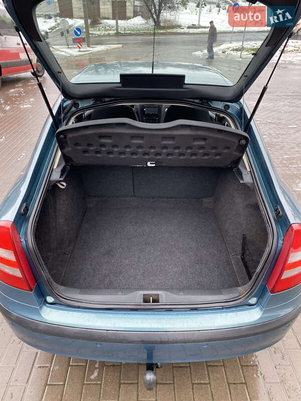 Лифтбек Skoda Octavia 2008 в Ровно