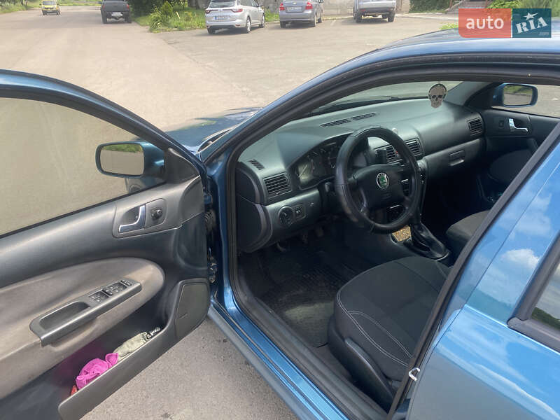 Лифтбек Skoda Octavia 2003 в Конотопе
