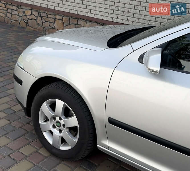 Лифтбек Skoda Octavia 2006 в Олевске