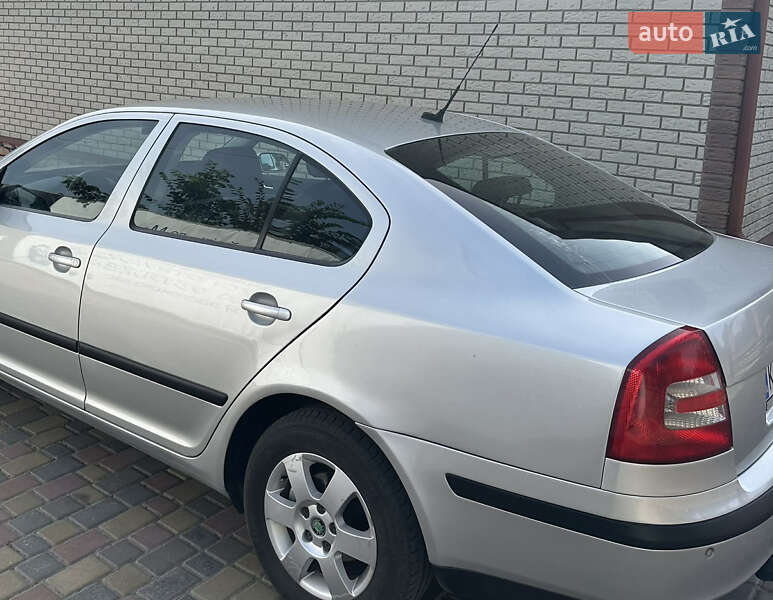 Лифтбек Skoda Octavia 2006 в Олевске