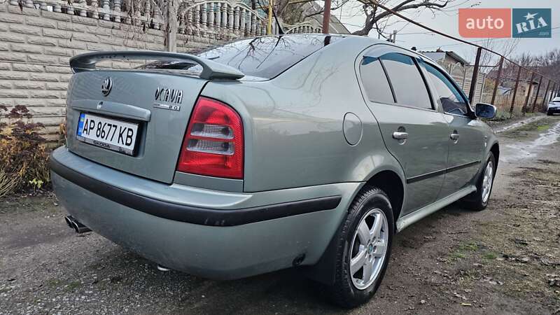 Лифтбек Skoda Octavia 2002 в Запорожье