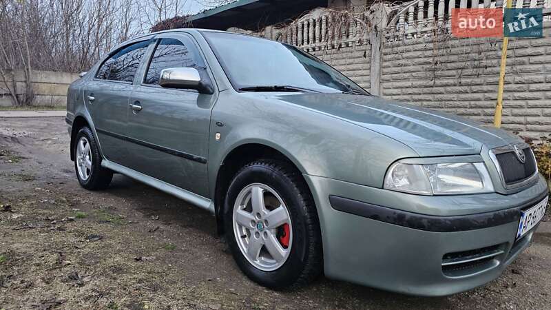 Лифтбек Skoda Octavia 2002 в Запорожье