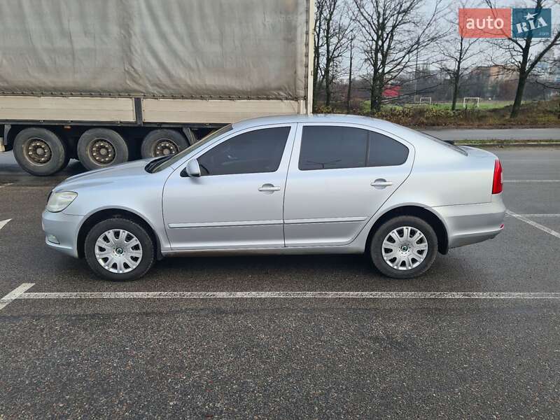 Лифтбек Skoda Octavia 2012 в Кропивницком