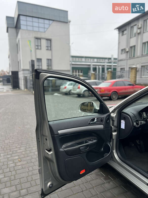 Универсал Skoda Octavia 2010 в Здолбунове