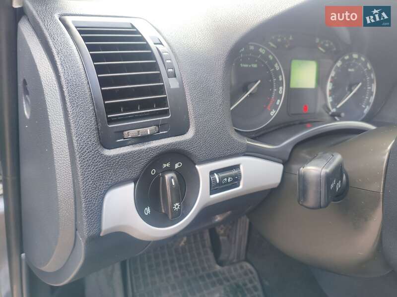 Универсал Skoda Octavia 2007 в Чернигове