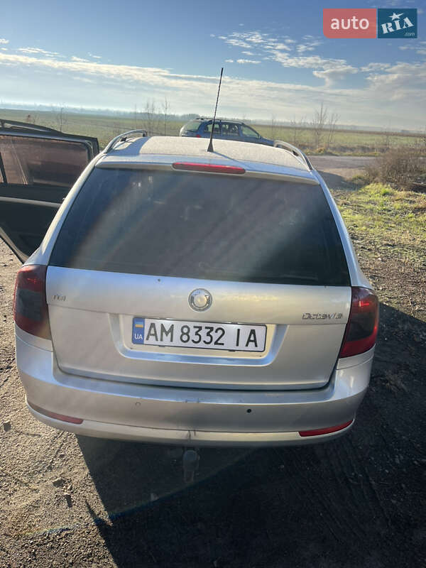 Универсал Skoda Octavia 2010 в Попельне