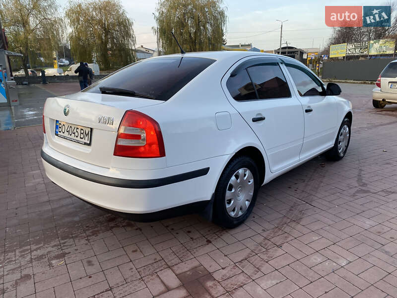 Лифтбек Skoda Octavia 2010 в Ровно