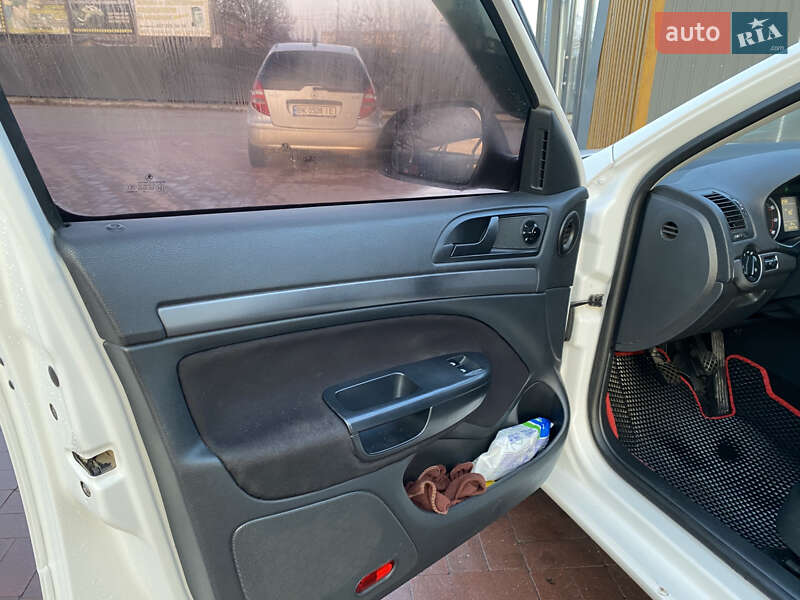 Лифтбек Skoda Octavia 2010 в Ровно