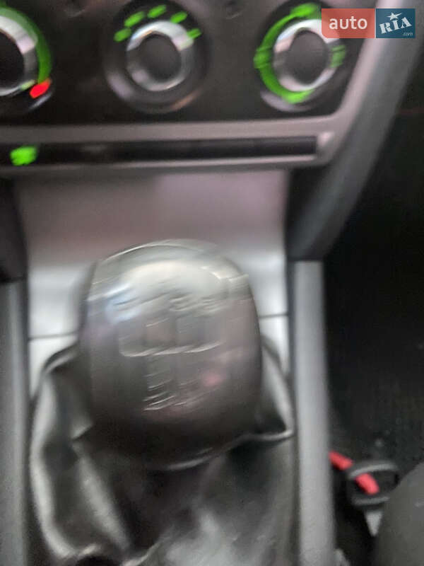 Лифтбек Skoda Octavia 2010 в Ровно