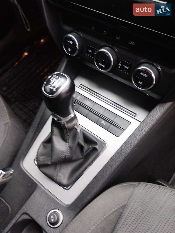 Універсал Skoda Octavia 2015 в Старокостянтинові