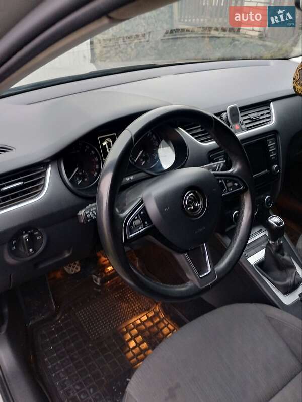 Універсал Skoda Octavia 2015 в Старокостянтинові