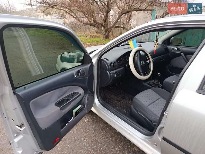 Лифтбек Skoda Octavia 2001 в Николаеве