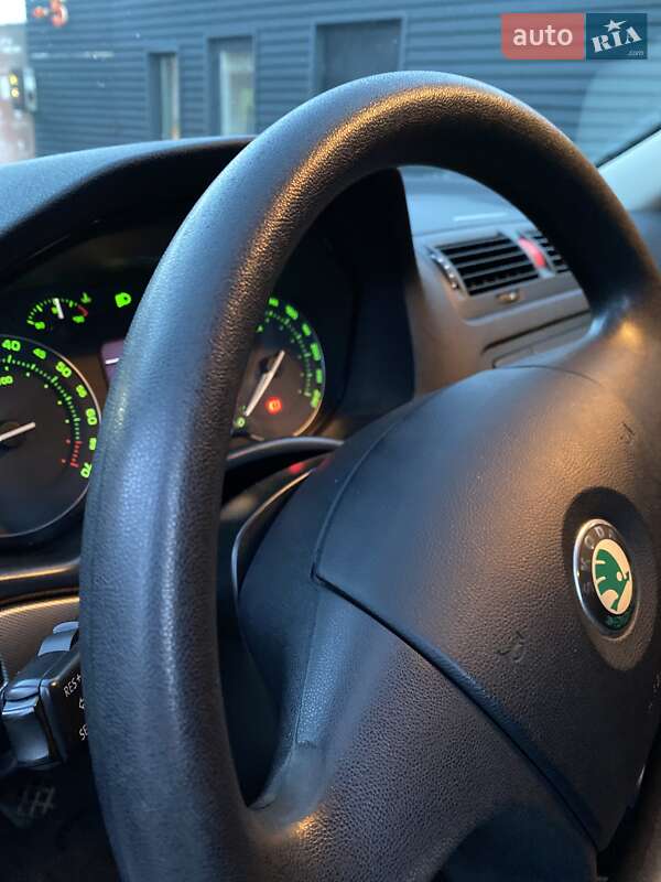 Лифтбек Skoda Octavia 2006 в Николаеве