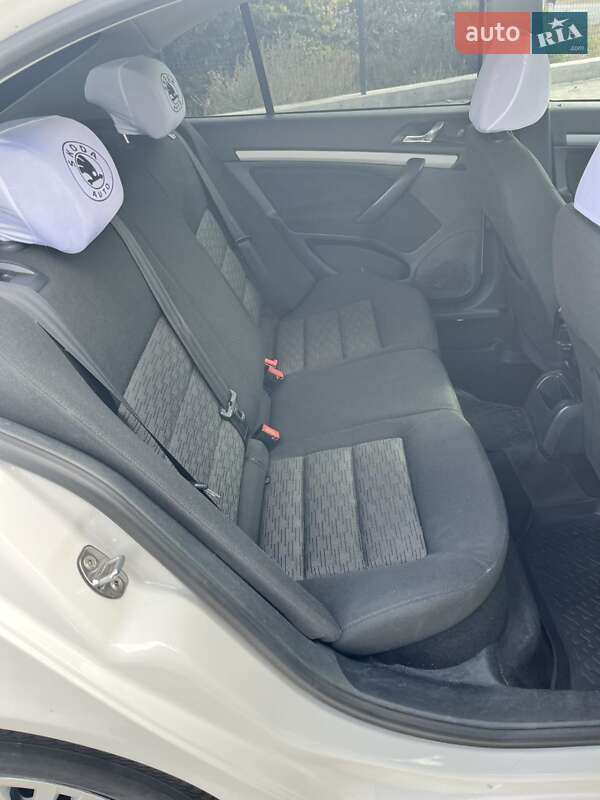 Лифтбек Skoda Octavia 2012 в Николаеве