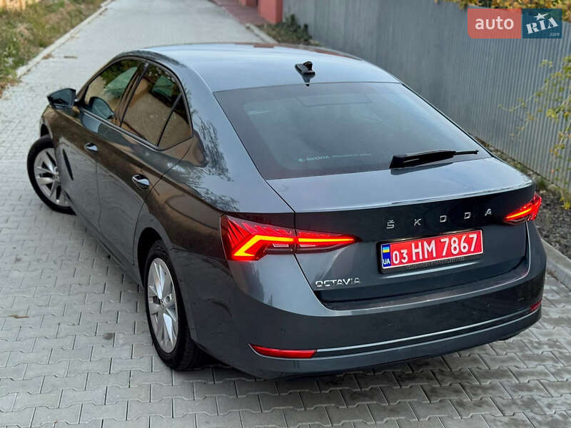 Ліфтбек Skoda Octavia 2021 в Ужгороді