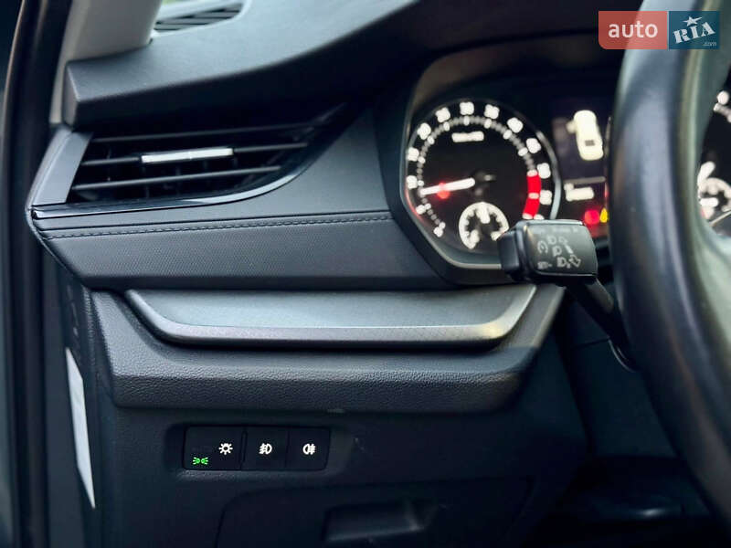 Ліфтбек Skoda Octavia 2021 в Ужгороді