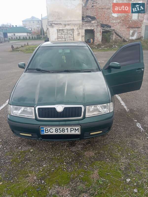 Лифтбек Skoda Octavia 2001 в Городке