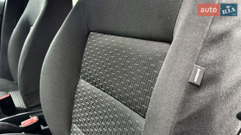 Универсал Skoda Octavia 2010 в Хороле