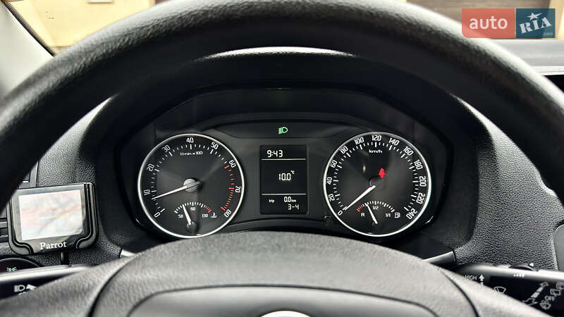 Универсал Skoda Octavia 2010 в Хороле