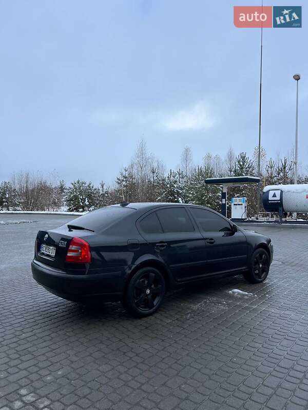 Лифтбек Skoda Octavia 2005 в Львове