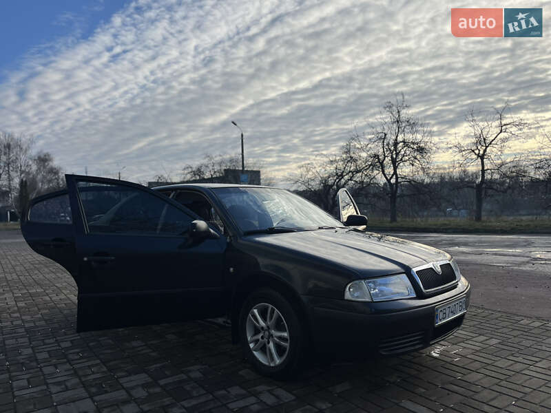Ліфтбек Skoda Octavia 2004 в Чернігові