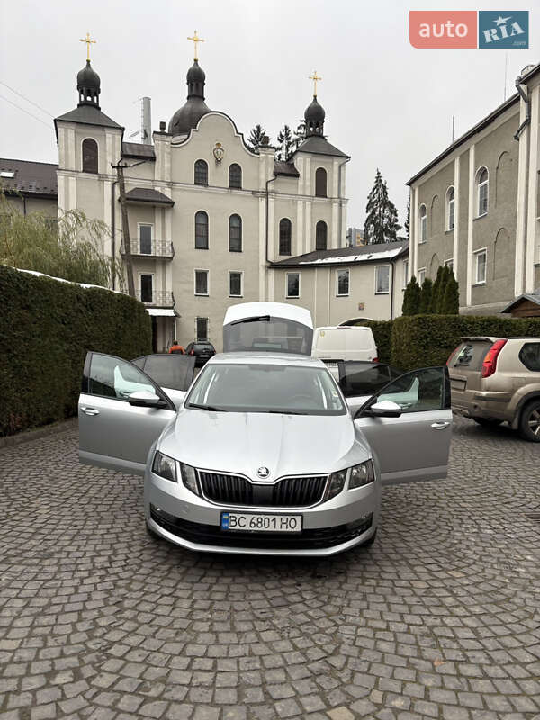 Лифтбек Skoda Octavia 2019 в Львове