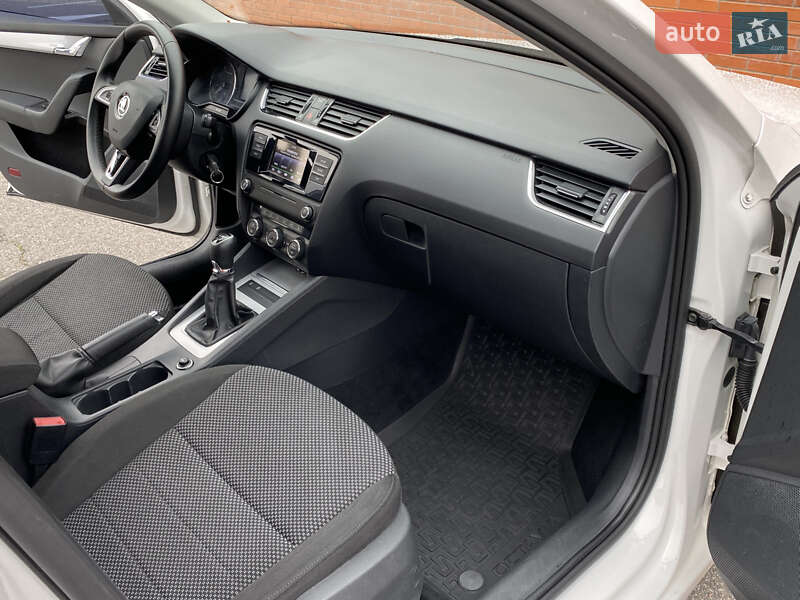 Лифтбек Skoda Octavia 2015 в Киеве фото 35 Лифтбек Skoda Octavia 2015 в Киеве