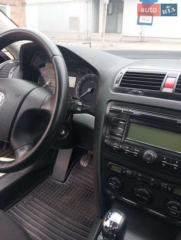 Универсал Skoda Octavia 2009 в Чернигове