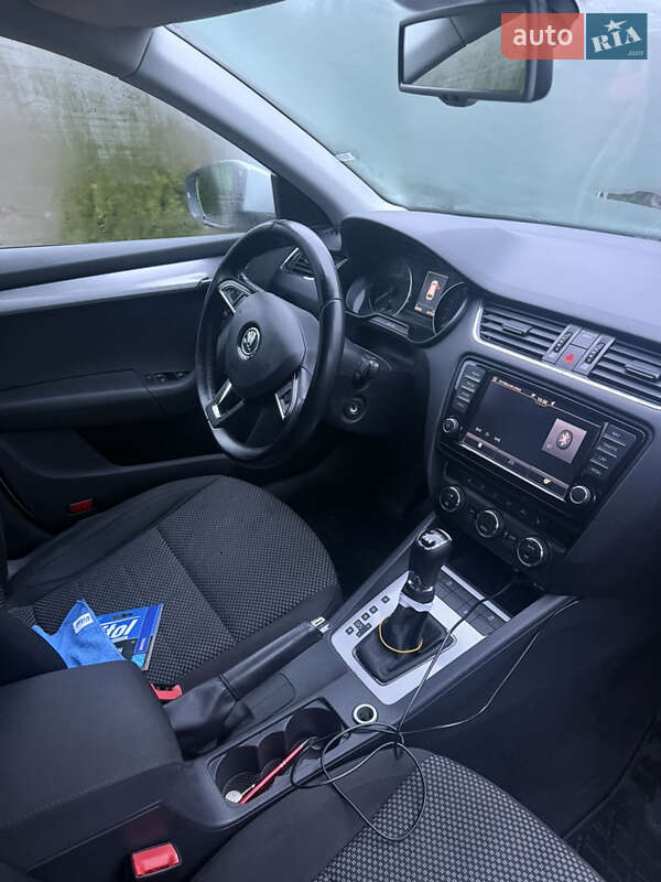 Универсал Skoda Octavia 2015 в Коростене