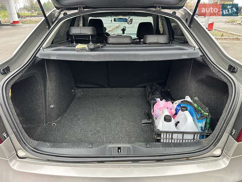 Ліфтбек Skoda Octavia 2009 в Дніпрі