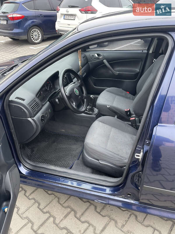 Лифтбек Skoda Octavia 2003 в Полтаве
