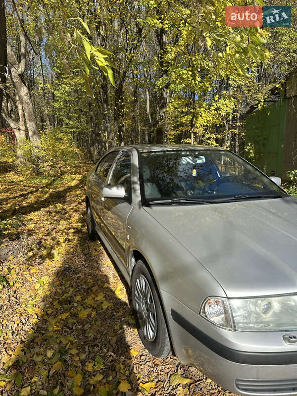 Лифтбек Skoda Octavia 2003 в Хмельницком