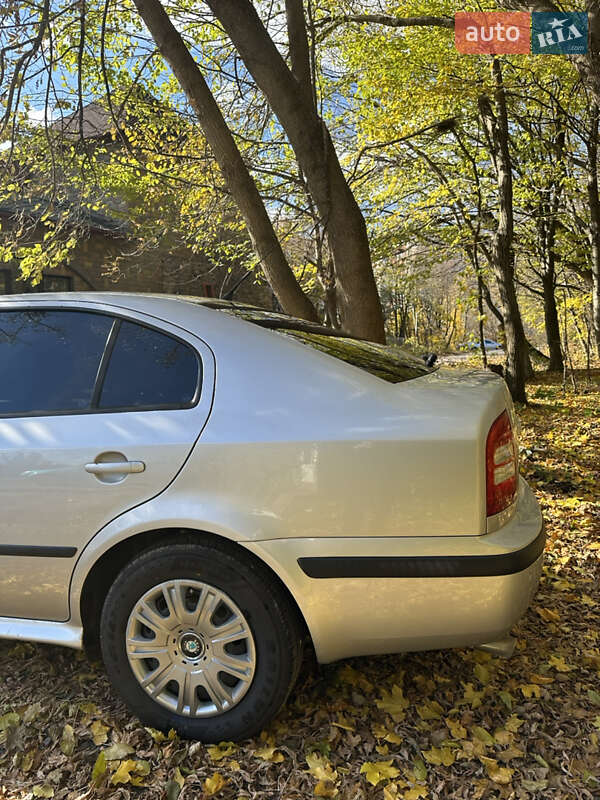 Лифтбек Skoda Octavia 2003 в Хмельницком