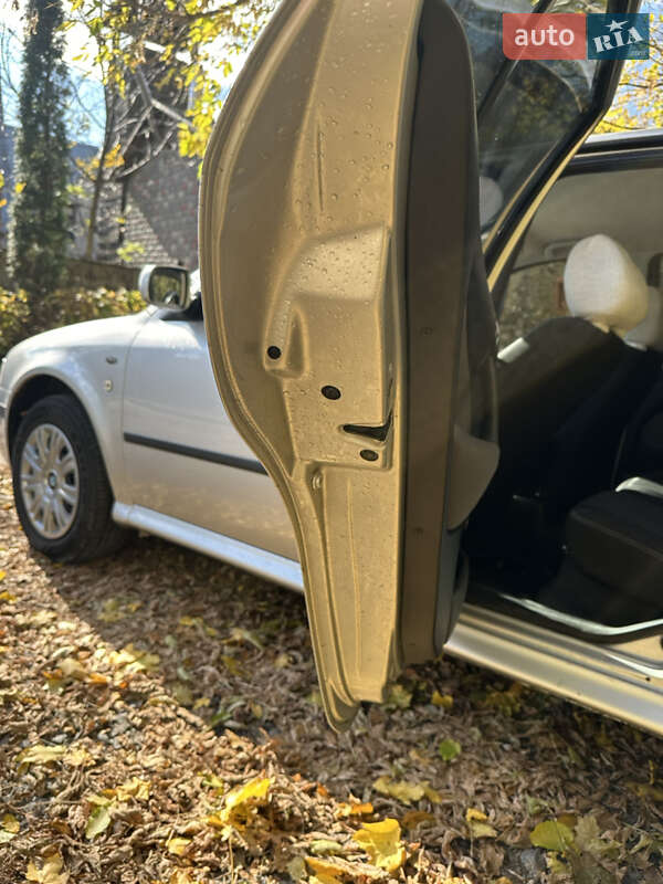 Лифтбек Skoda Octavia 2003 в Хмельницком