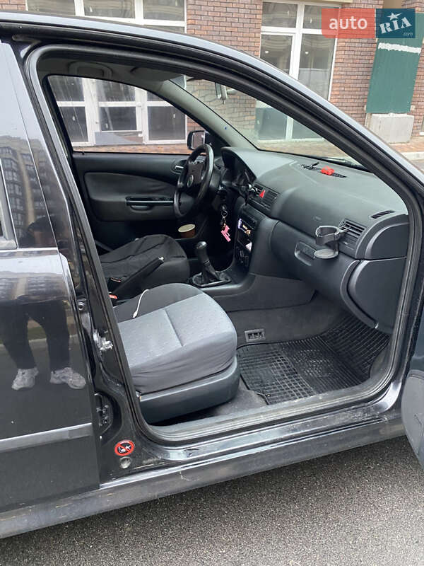 Лифтбек Skoda Octavia 2005 в Вишневом фото 10 Лифтбек Skoda Octavia 2005 в Вишневом