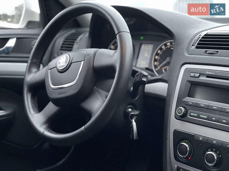 Лифтбек Skoda Octavia 2012 в Днепре