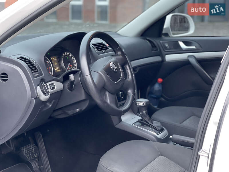 Лифтбек Skoda Octavia 2012 в Днепре