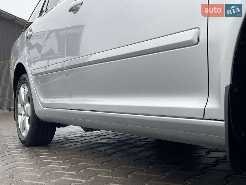 Универсал Skoda Octavia 2010 в Виннице