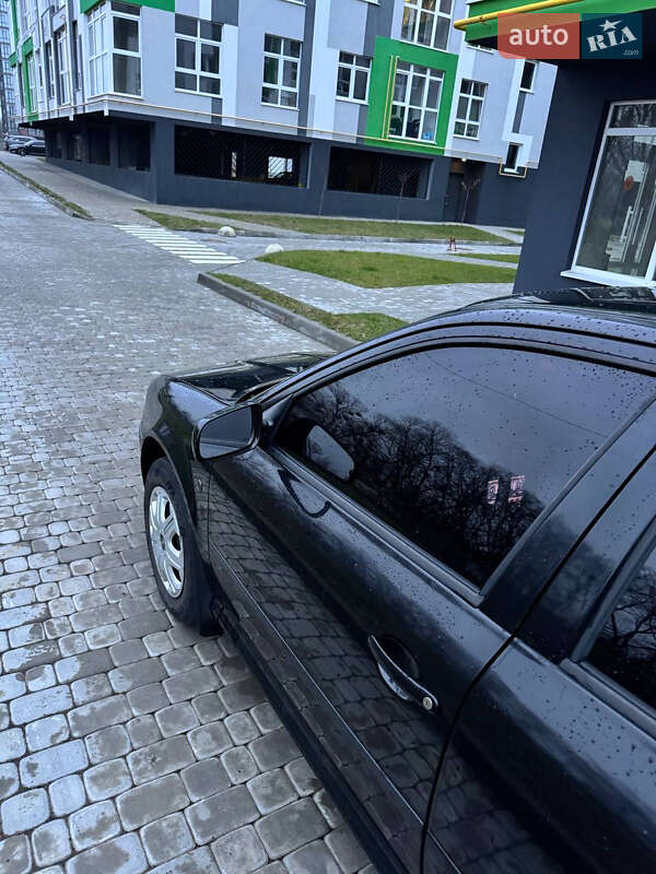 Лифтбек Skoda Octavia 2008 в Шептицькому