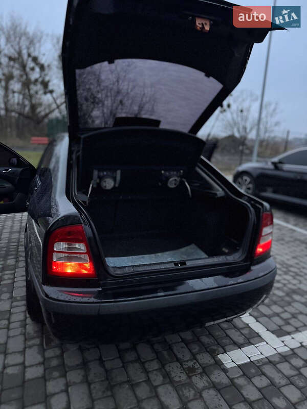 Лифтбек Skoda Octavia 2008 в Шептицькому