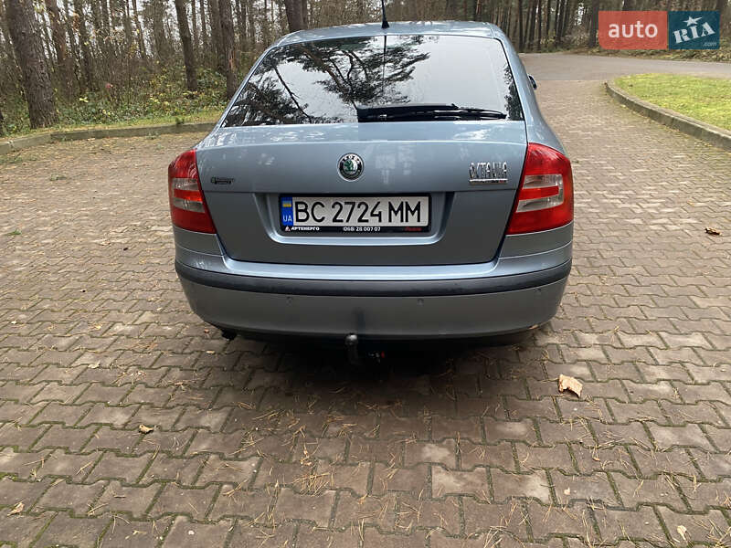 Лифтбек Skoda Octavia 2006 в Новояворовске