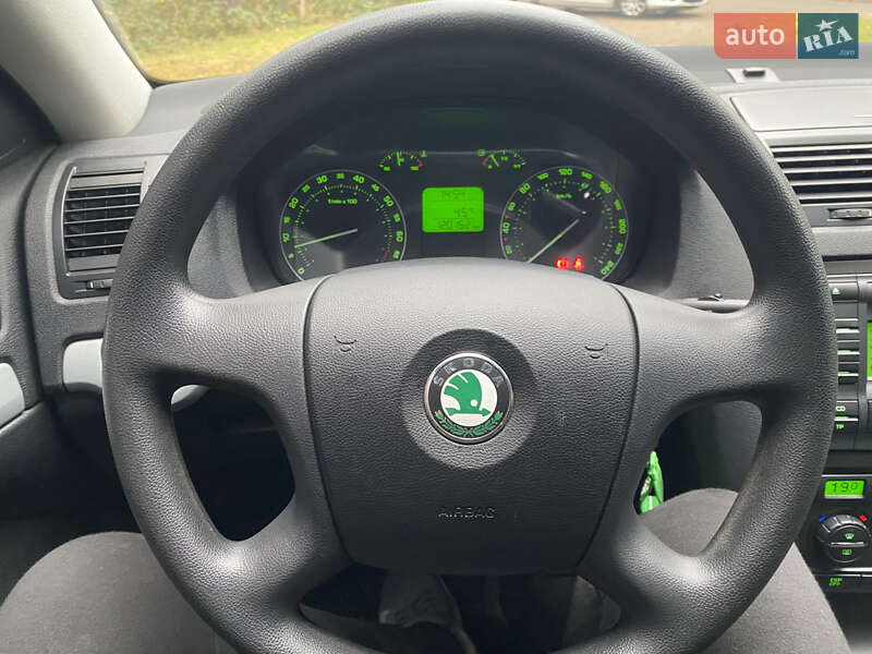 Лифтбек Skoda Octavia 2006 в Новояворовске