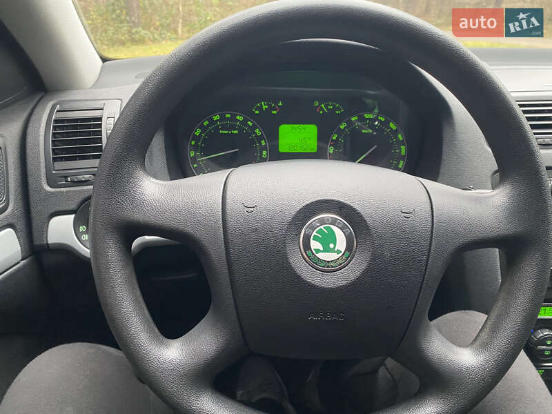 Лифтбек Skoda Octavia 2006 в Новояворовске