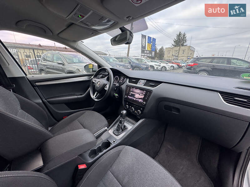 Универсал Skoda Octavia 2019 в Стрые