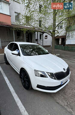 Универсал Skoda Octavia 2019 в Киеве