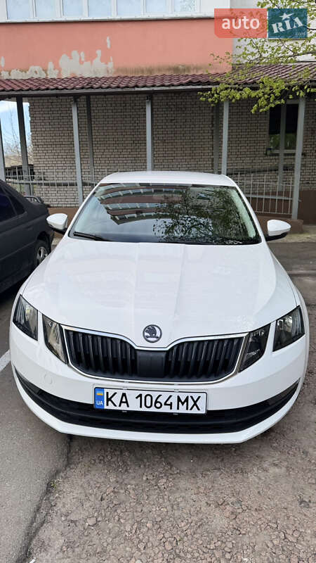 Универсал Skoda Octavia 2019 в Киеве