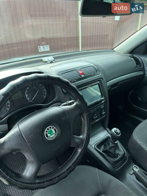 Лифтбек Skoda Octavia 2006 в Одессе