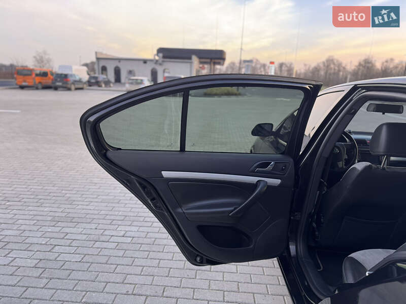 Ліфтбек Skoda Octavia 2006 в Чернівцях