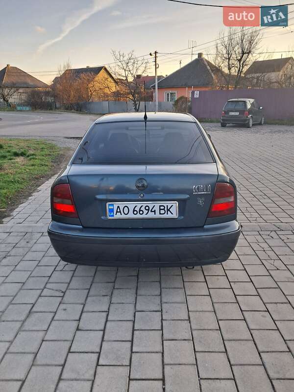 Ліфтбек Skoda Octavia 1999 в Ужгороді