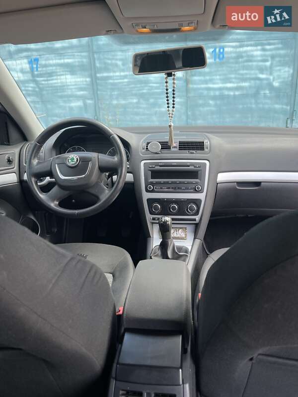 Ліфтбек Skoda Octavia 2010 в Києві фото 5 Ліфтбек Skoda Octavia 2010 в Києві
